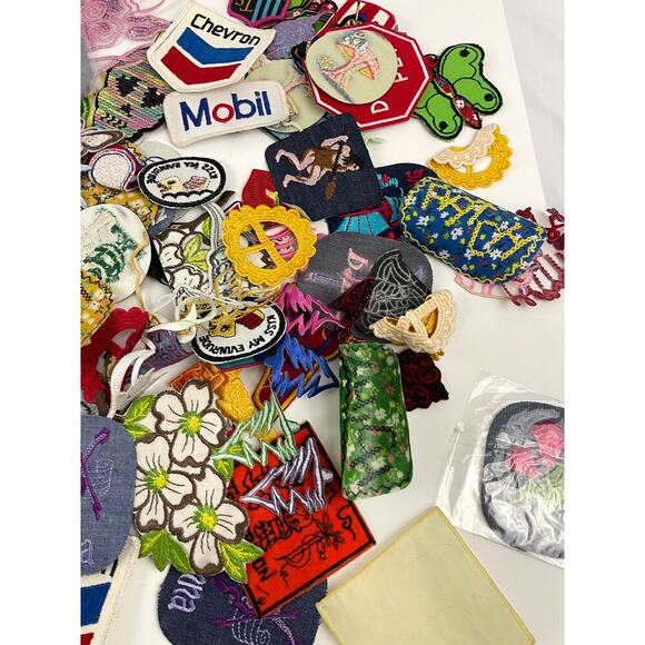 150 PC Assorted Sewing Applique Patches Iron on Sew On NEW Mixed Sequin Crafting - Picture 2 of 16